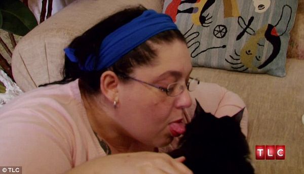 Лиза одержима поеданием волосяного покрова своей питомицы (фото: tlc.howstuffworks.com)